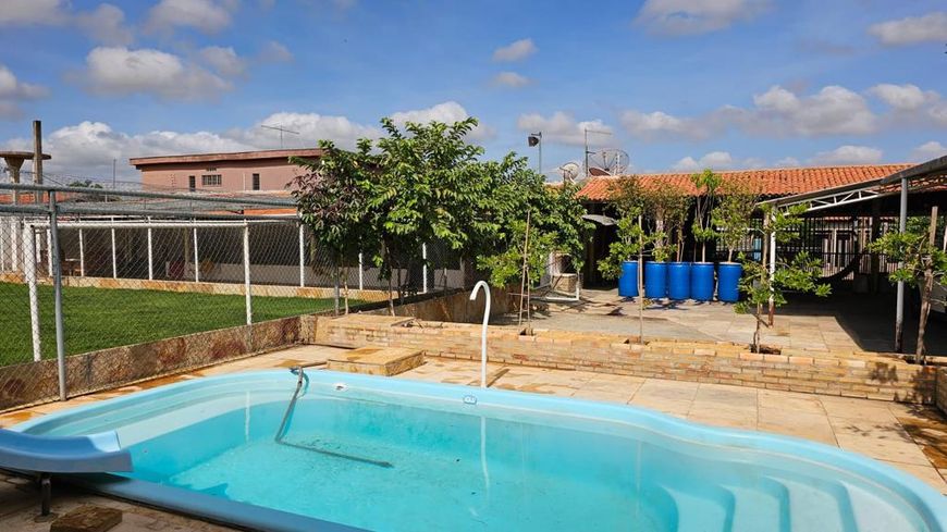 Casa para venda tem 1740 metros quadrados com 1 quarto em Portal da Alegria - Teresina - PI