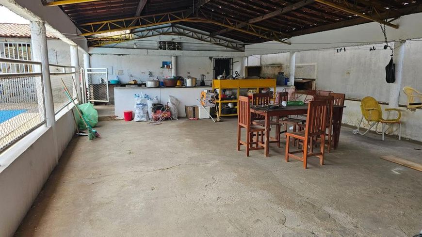 Casa para venda tem 1740 metros quadrados com 1 quarto em Portal da Alegria - Teresina - PI