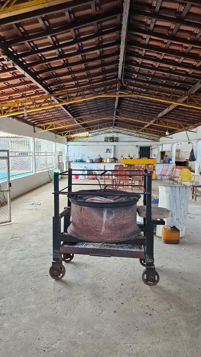 Casa para venda tem 1740 metros quadrados com 1 quarto em Portal da Alegria - Teresina - PI
