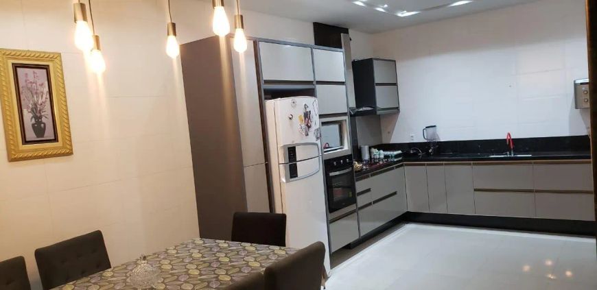 Vendo Excelente casa de 4 Quartos na Vicente Pires .
