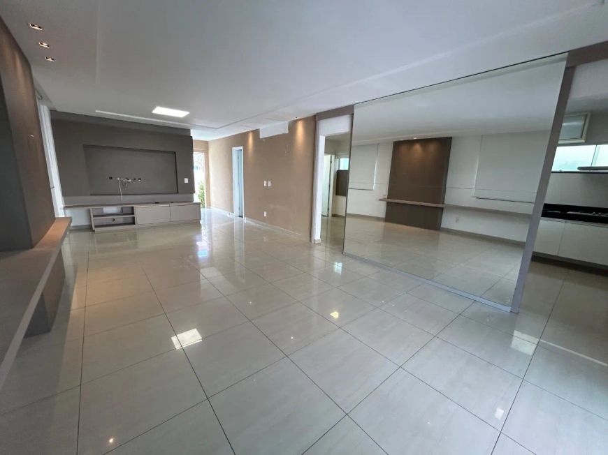 Casa de condominio dentro da cidade
