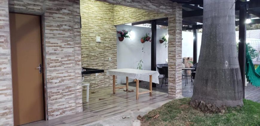 Vendo Excelente casa de 4 Quartos na Vicente Pires .