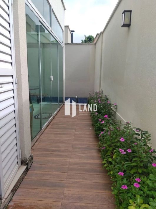 Excelente casa de Condomínio - Zona Leste - Teresina