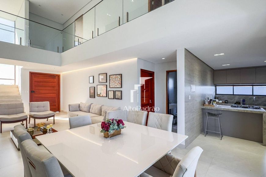 Casa Duplex à Venda na Zona Leste