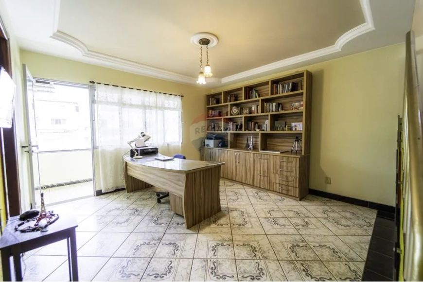 "Encantadora Casa de 3 Andares no Riacho Fundo"