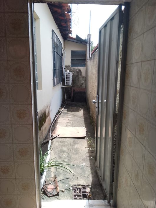 Casa para venda possui 240 metros quadrados com 2 quartos em Mafuá - Teresina - PI