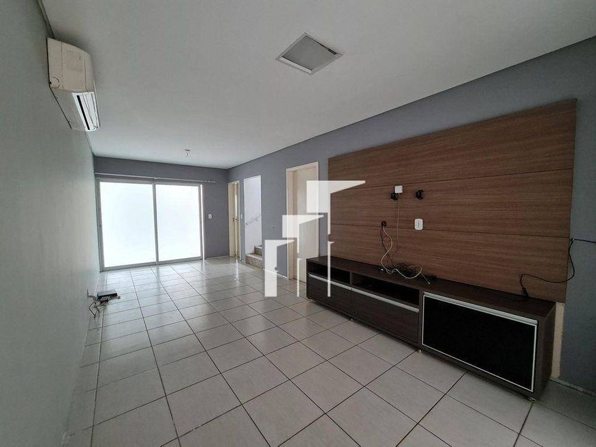 CASA EM CONDOMÍNIO FECHADO