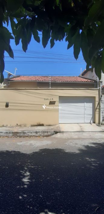 Casa no conjunto Planalto Uruguai a venda
