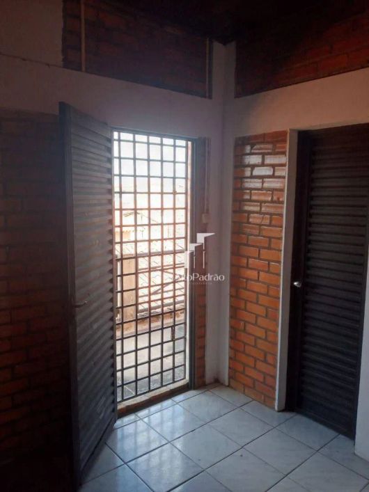 Aqui está uma versão mais organizada e atraente para o anúncio: Ponto Comercial à Venda no bairro Mo