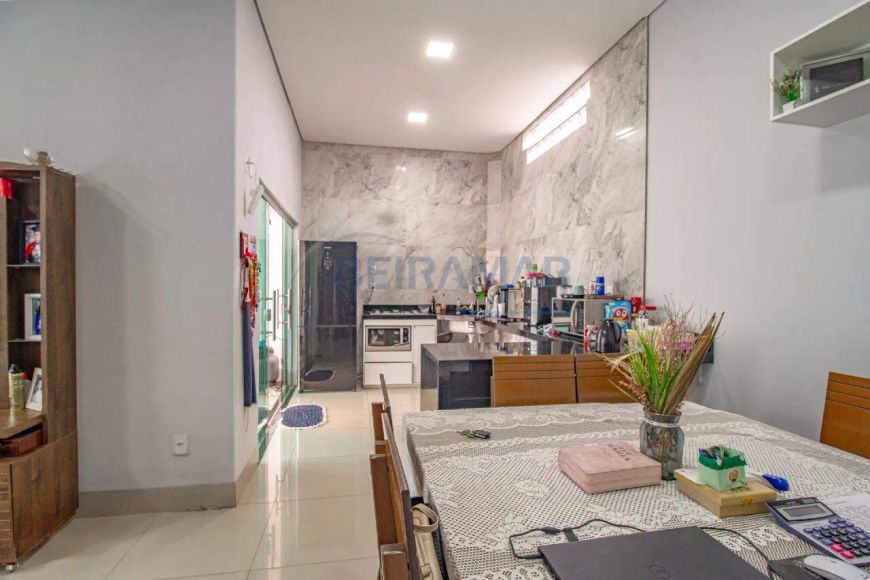 Casa 3 quartos, 1 suíte, 2 vagas de garagem cobertas à Venda - Riacho Fundo 1