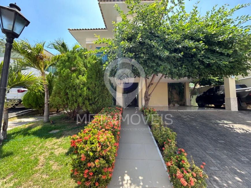 Casa duplex condomínio fechado