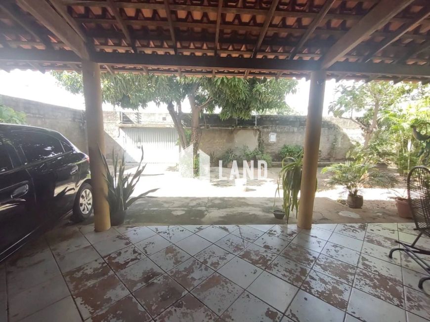 Casa em Terreno de 600m2 em Avenida no Portal da Alegria