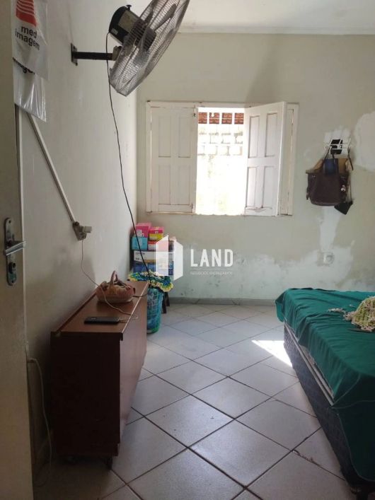 Casa em Terreno de 600m2 em Avenida no Portal da Alegria