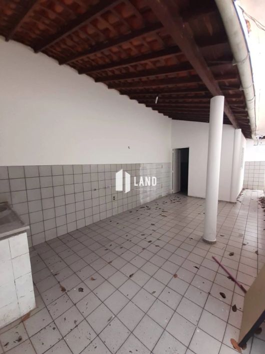 Casa de 03 quartos sendo uma suite no Bairro Primavera Leste
