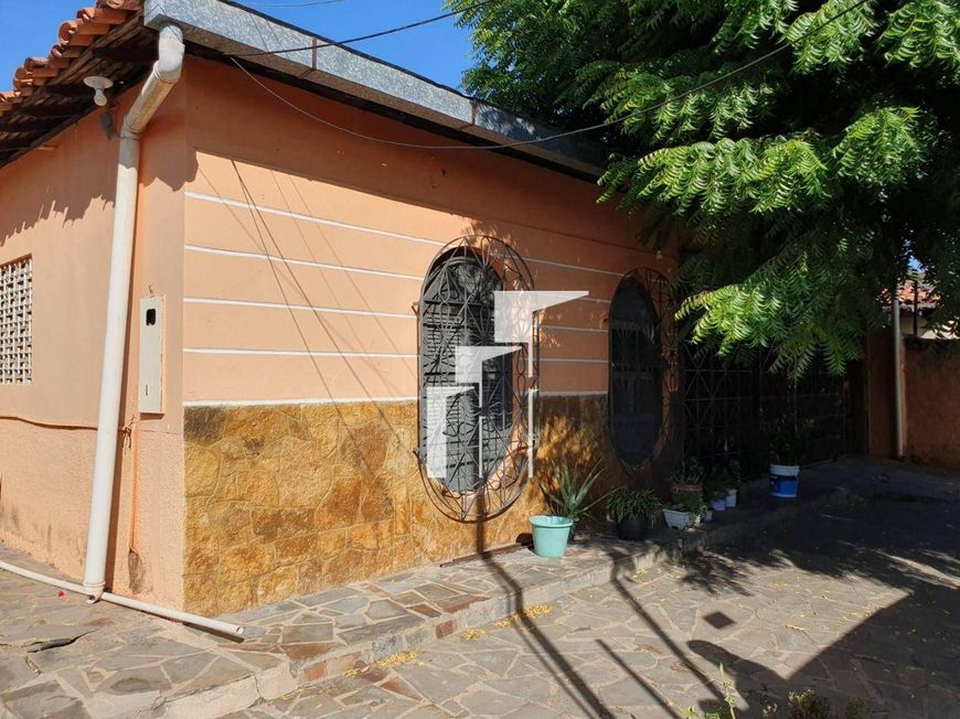 Casa com 3 Dormitórios à Venda - Morada do Sol