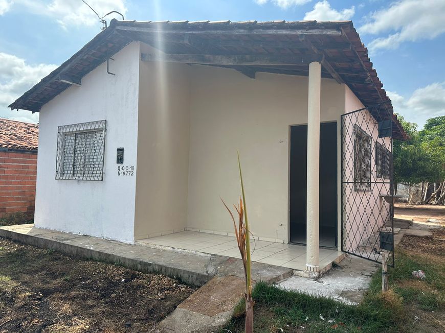 A casa está localizado no bairro Polo Sul tem 70 metros quadrados com 2 quartos e 1 banheiro , 70m2