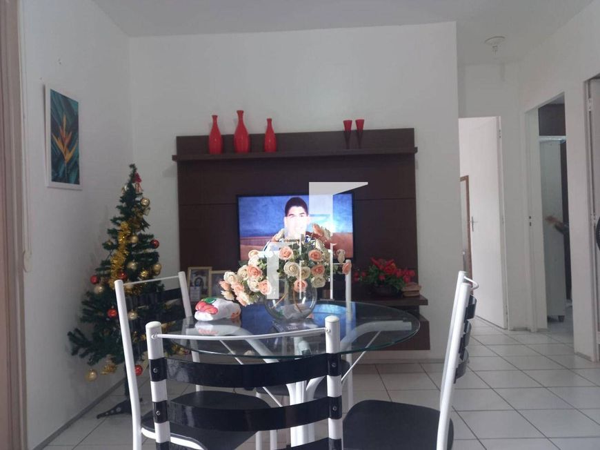 Apartamento Térreo com 2 Quartos, Sendo 1 Suíte, Móveis Planejados e 1 Vaga de Garagem