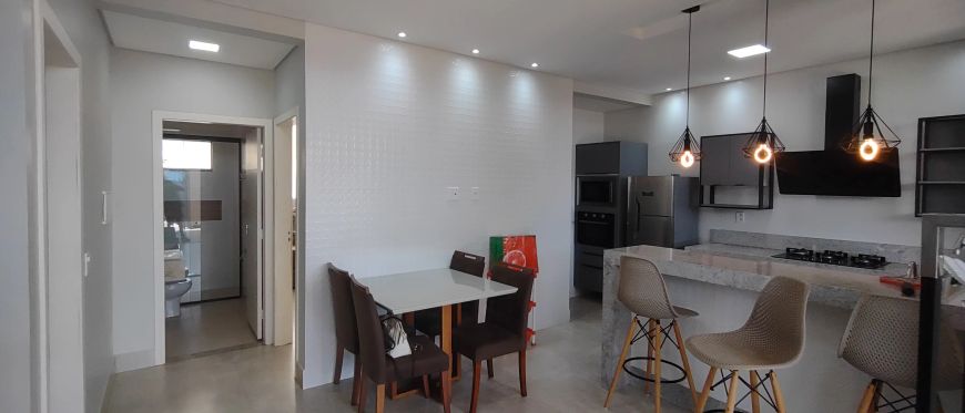 ARNIQUEIRA CONJ 5, CASA 2 QTS, SUITE, ARM/PLAN, PISC/CHURR, COND ALTO PADRÃO, SO 715MIL, AC CARRO