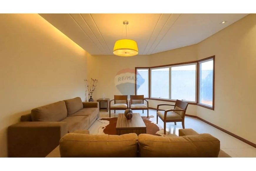 Casa de 2 Pavimentos e 4 Suítes e churrasqueira no SMT - Aceita Permuta