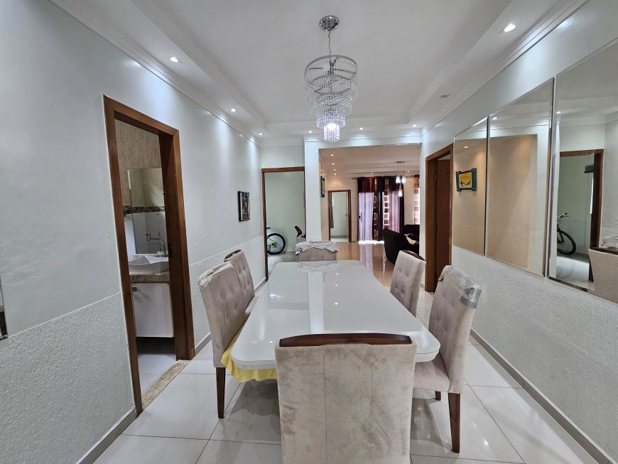 Vendo Casa na SHA, ARNIQUEIRAS, 850 mil, ao lado do park way.