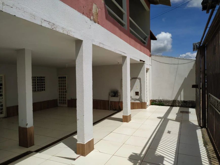 SMADI IMOBILIARIA VENDE EXCELENTE SOBRADO QD 36 SETOR CENTRAL-GAMA-DF.