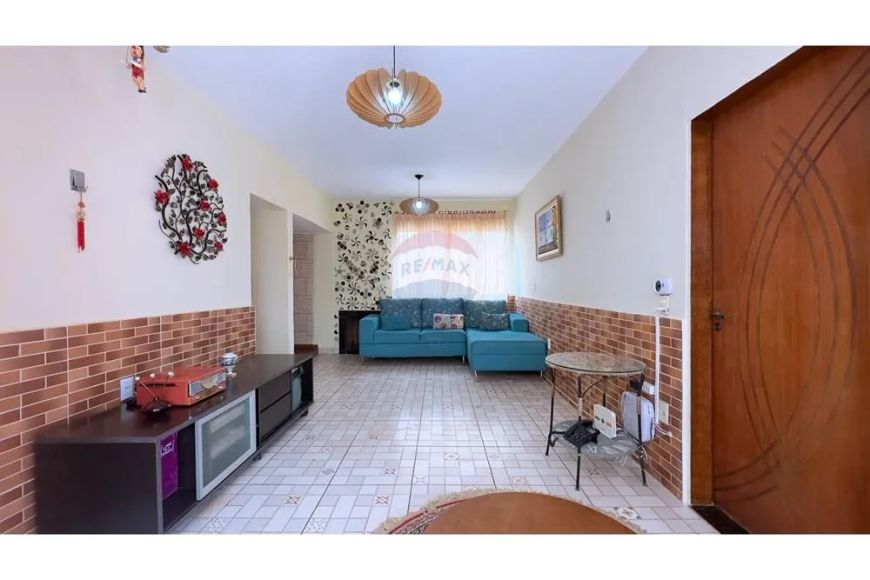 Casa a venda na Arniqueiras- REGULARIZADA-4 QTS- 2 Suítes- Piscina e churrasqueira