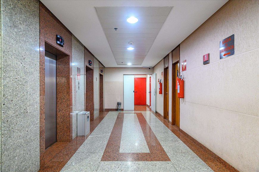 SAUS QUADRA 3 - SALA COMERCIAL