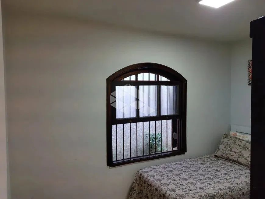Casa com 3 dormitórios e 2 vagas na Parada Inglesa