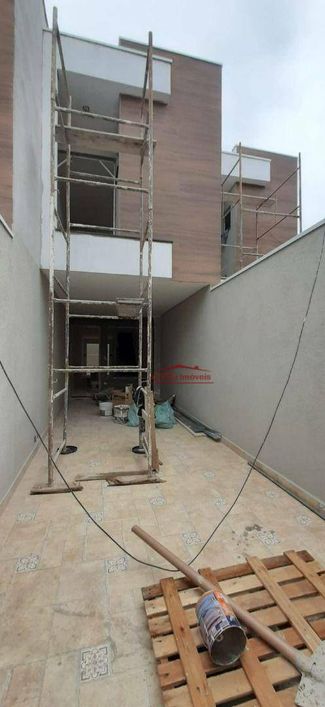 SOBRADO COM 3 DORM E 2 VAGAS ZL - PREÇO ABAIXO DO MERCADO