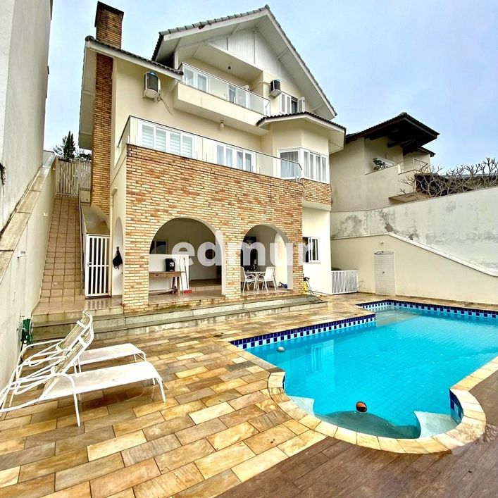CASA para VENDA com 420m² no bairro Parque Terra Nova II com 3 quartos e 2 vagas. São Bernardo do Ca