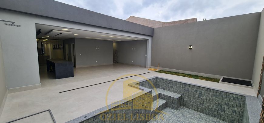 VENDO LINDA Casa condomínio vazado rua 12 Vicente pires lote 400m c/ 3 suítes piscina churrasqueira