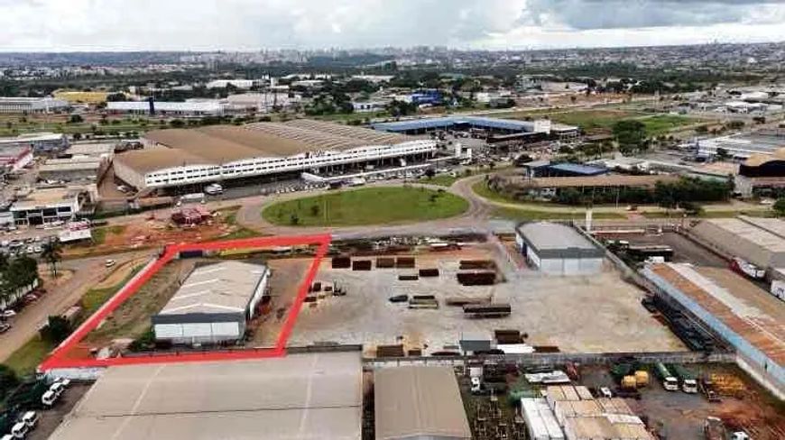 Galpão Industrial para Locação, com 770 m², em um terreno de 4030m², com ponte rolante e 1 escritor