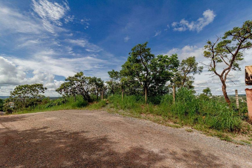 LOTE 2895m² SOLAR DA SERRA ESQUINA VISTA LIVRE PARA O VALE