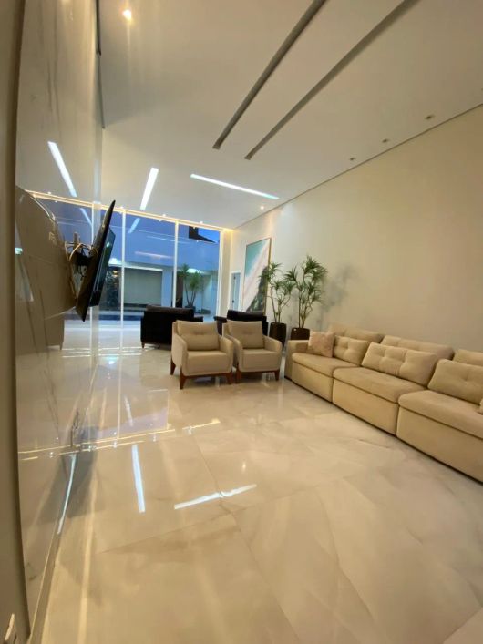 CASA MODERNA EM ARNIQUEIRAS - COND. FECHADO