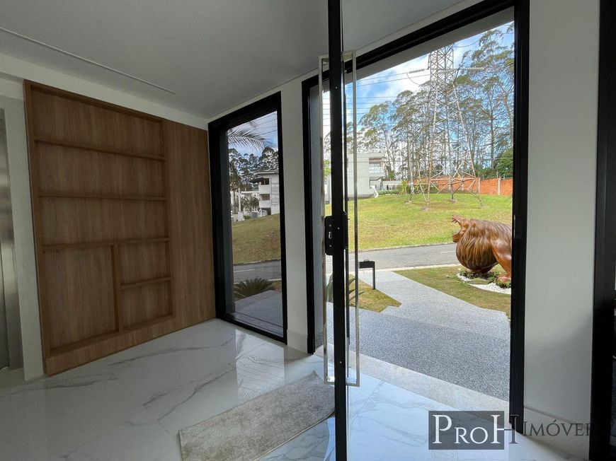 Casa em condomínio 865m² 5 suítes e Piscina privativa – R$ 15.000.000,00