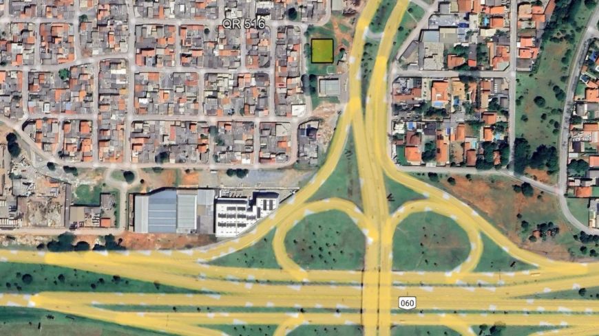 Terreno projeção MISTA de frente para Avenida na QR 516 Samambaia com 900m² ÓTIMO para você mont