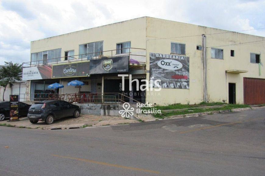 Rua 4a - Prédio comercial misto com casa - apartamento e loja - Vicente Piress