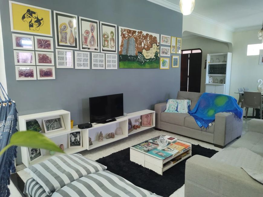 Casa térrea com 3 quartos + casa de fundos + piscina no Bairro dos Ipês