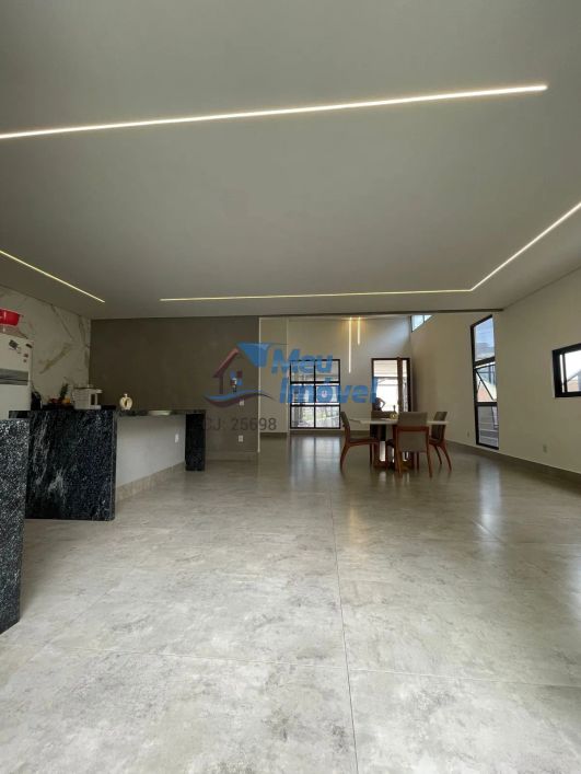 Arniqueiras Casa Alto padrão 4 Quartos 4 Suítes 2 Vagas 320m² Área de lazer
