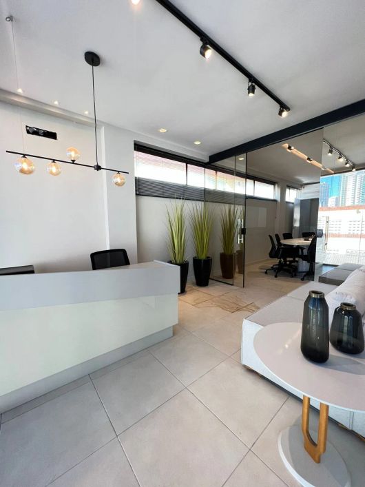 Sala comercial 100% mobiliada, decora e ambientada ao lado do Liv Mall- Oportunidade!
