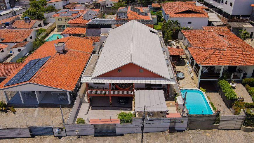 VENDE - Casa linear em terreno de 480m², área construída de 291m², 3 suítes, edícula - B dos Ipês