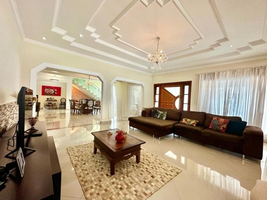 Conjunto 4 Arniqueiras 5 Quartos 3 Suítes 20 Vagas 500m² Closet Área de Serviço