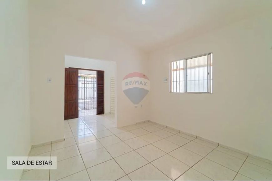 Casa à venda com ponto comercial, 03 suítes, 300m² de área de construída, no bairro de Mandacaru, Jo
