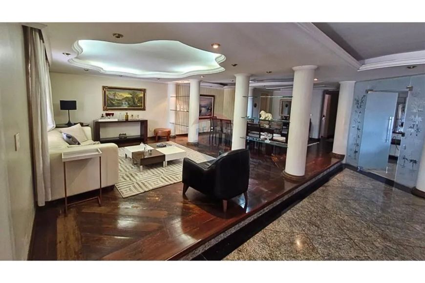 Sobrado 760m² - 5 quartos sendo 4 suites - Lazer completo - QSC 19