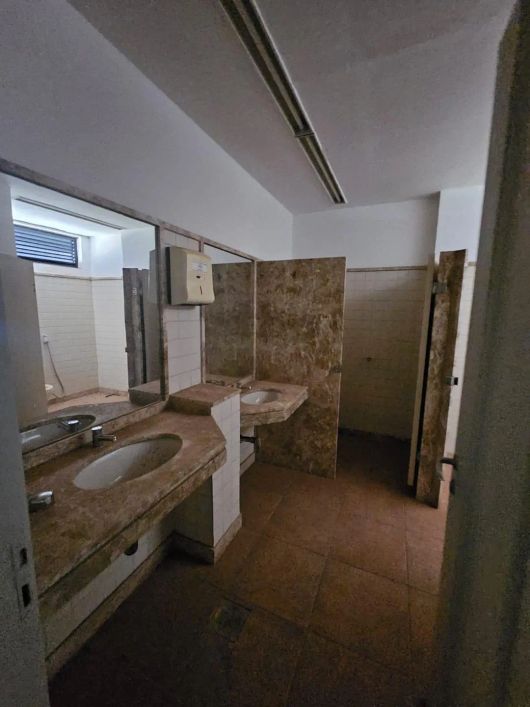 Sala para venda no Edifício Varig, com área total de 1246m2 e 440,38m2 de área comum, localizada na