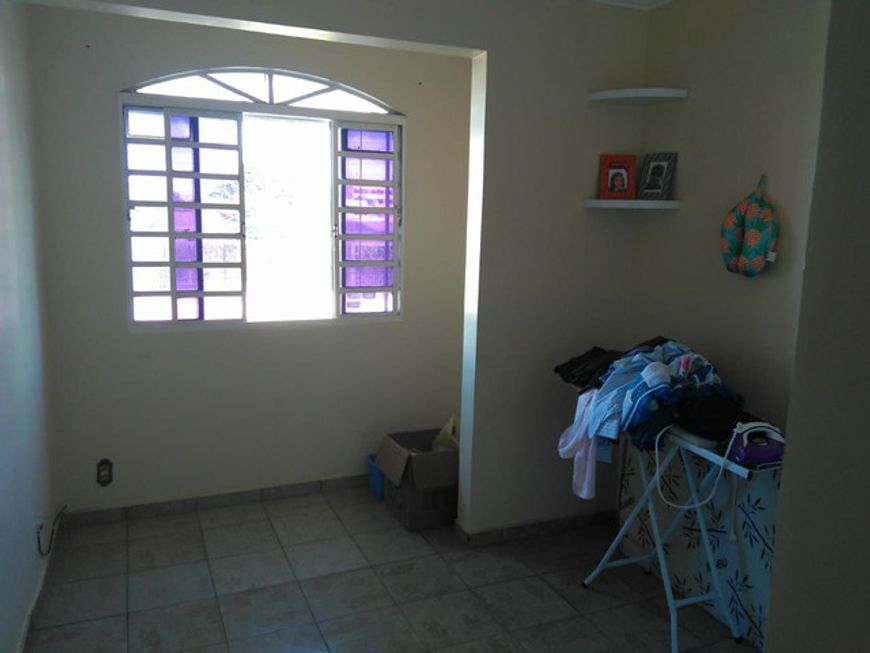 Prédio com loja e dois Apartamentos de 3 quartos cada