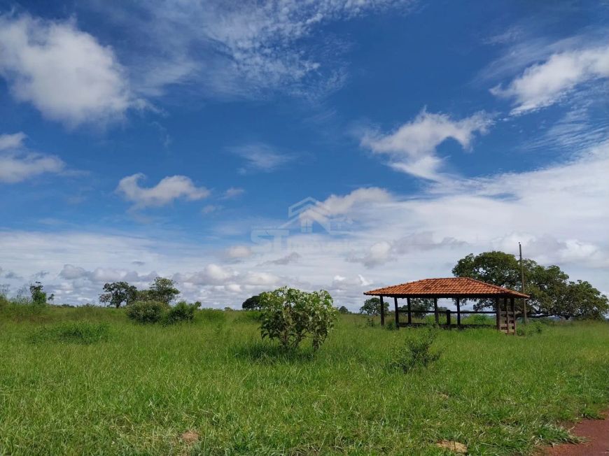 *Fazenda para venda possui 223 hectares com 8 quartos a 23 quilômetros da cidade novo Gama