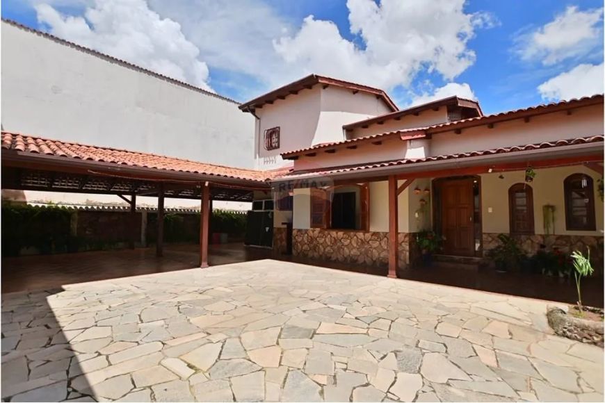 Casa com 5 quartos a venda na Vicente Pires