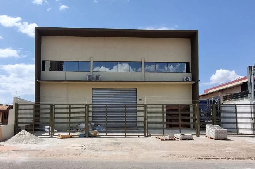 Galpão Logístico 870m² com pé direito 8 mts, 130m² de escritórios em terreno de 1.000m²- Setro In