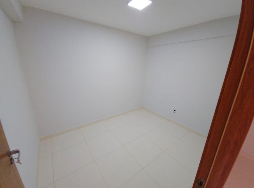 Prédio reformado na QE 40 do guará